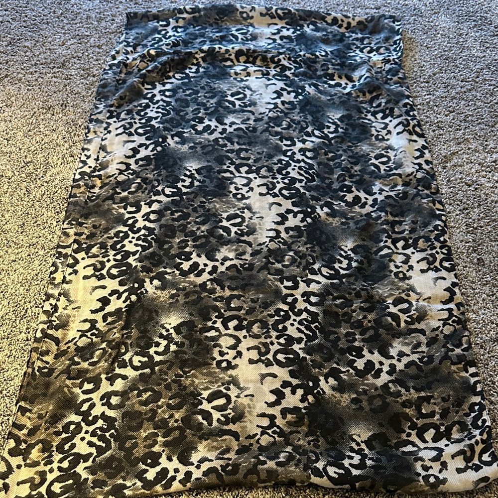Leopard Print Infinity Scarf - Picture 4 of 8